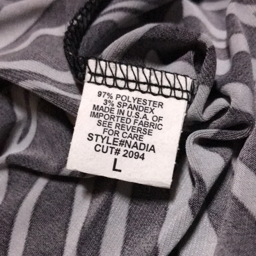 NWT Mesmerize faux wrap dress - Picture 15 of 16